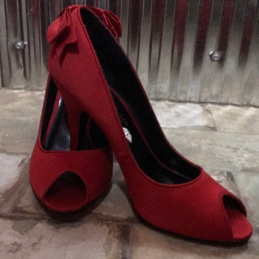 Hollywould Red Satin peep toe heel size 6 - Picture 3 of 5